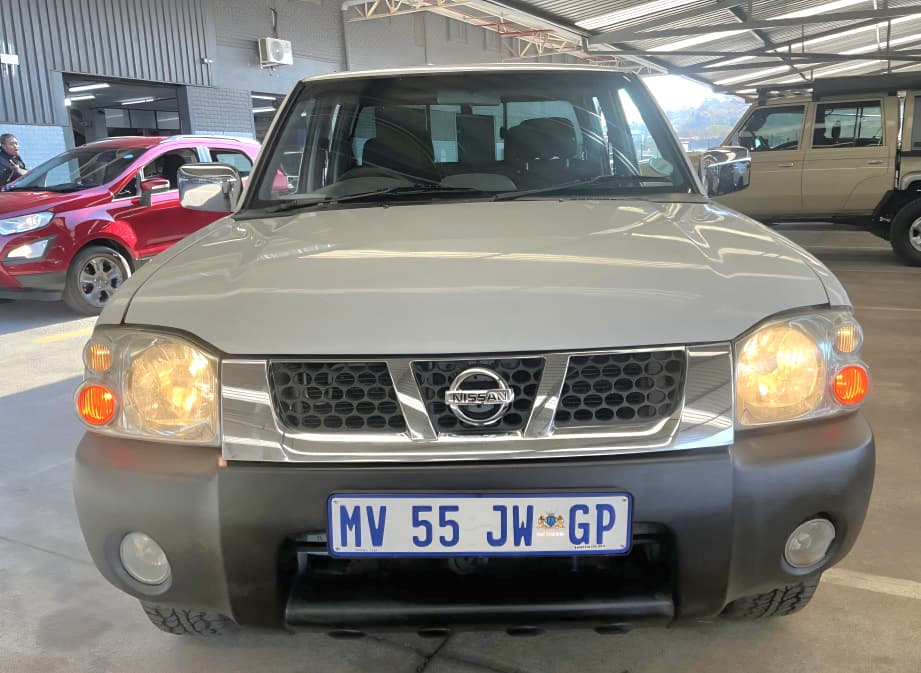 Nissan Hardbody  Np300